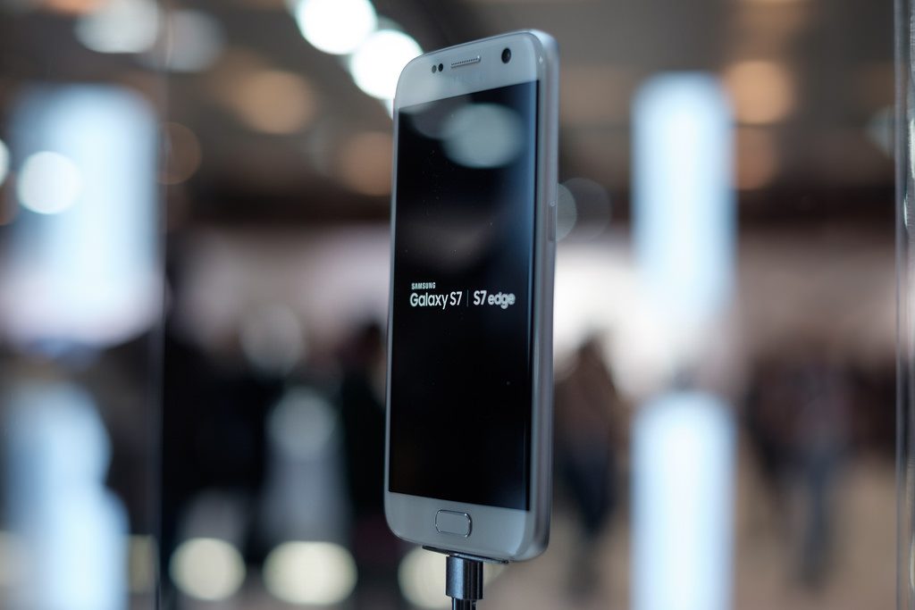An Objective Comparison Between iPhone 7 and Samsung Galaxy S7