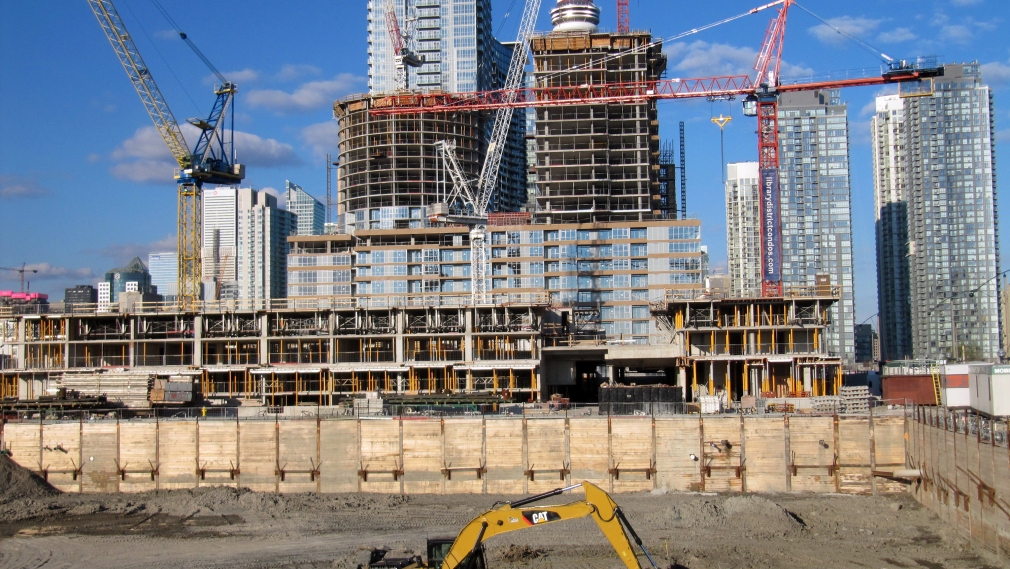 How Construction Field Management Software Reduces Operational Costs