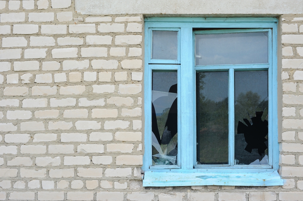 Picking Up The Pieces: The Importance Of Replacing Damaged Glass